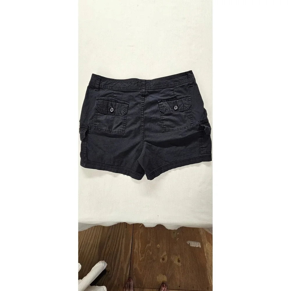 St. Johns Bay Womens Black Cargo Shorts Utility Pockets Size 10 Casual Outdoor